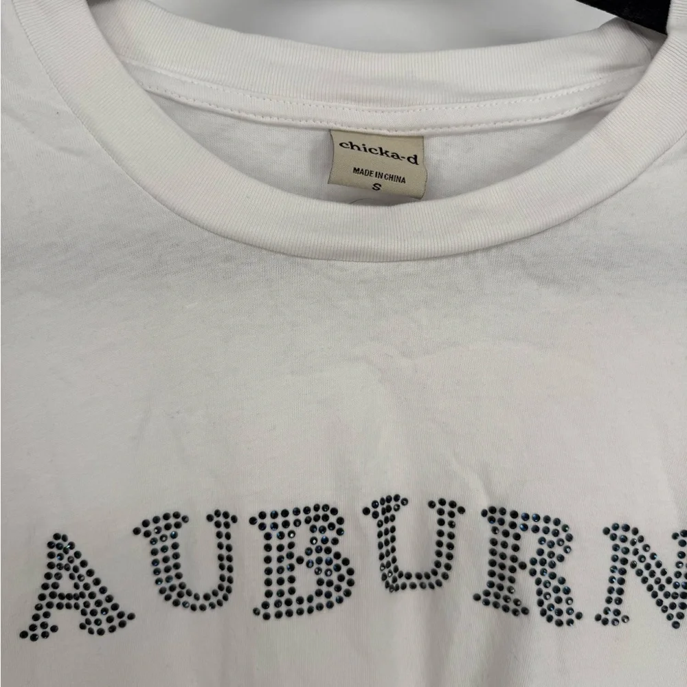 Auburn White Graphic Cropped Tee